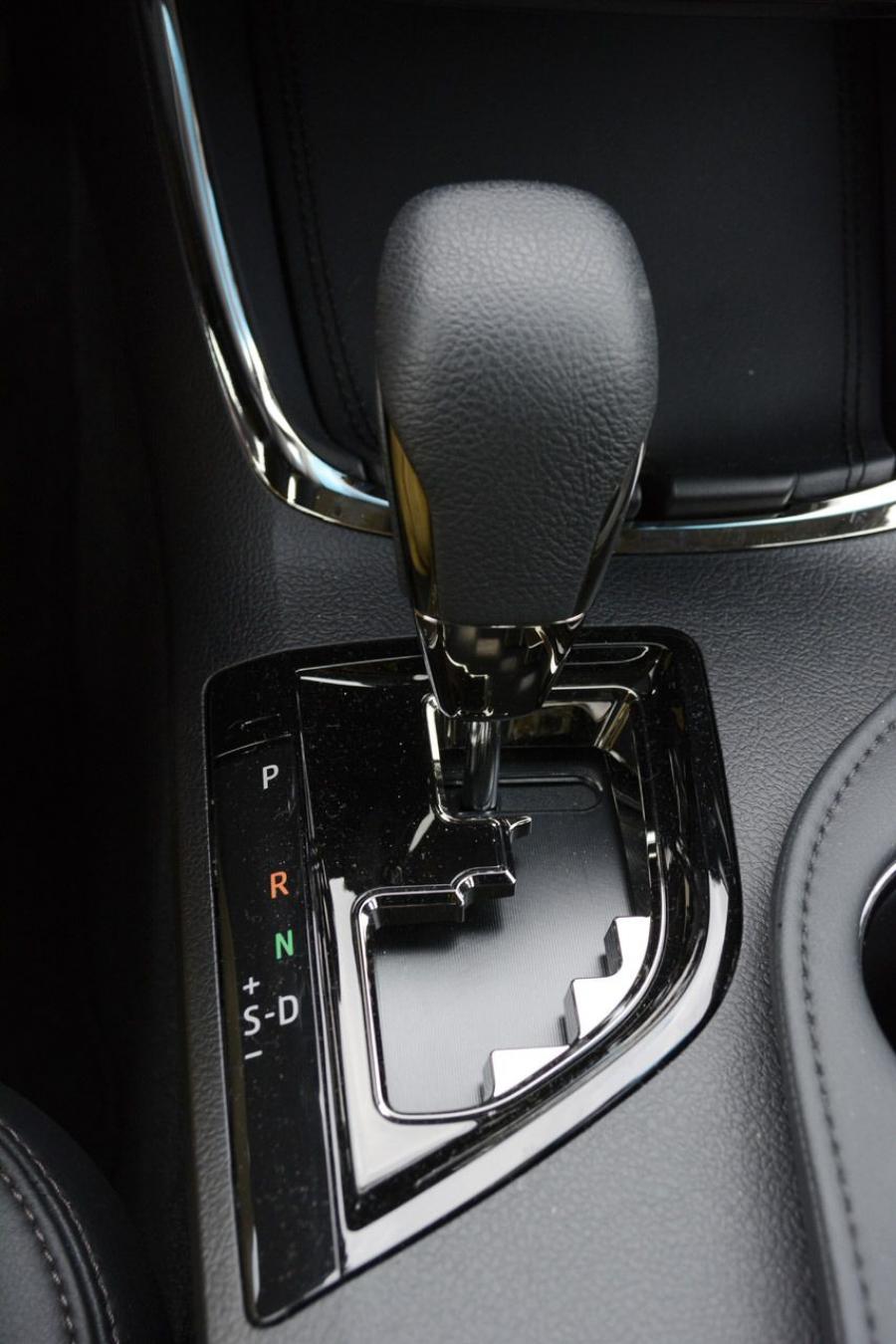  Toyota Avalon Hybrid 2013 года  (фото 34 из 42)